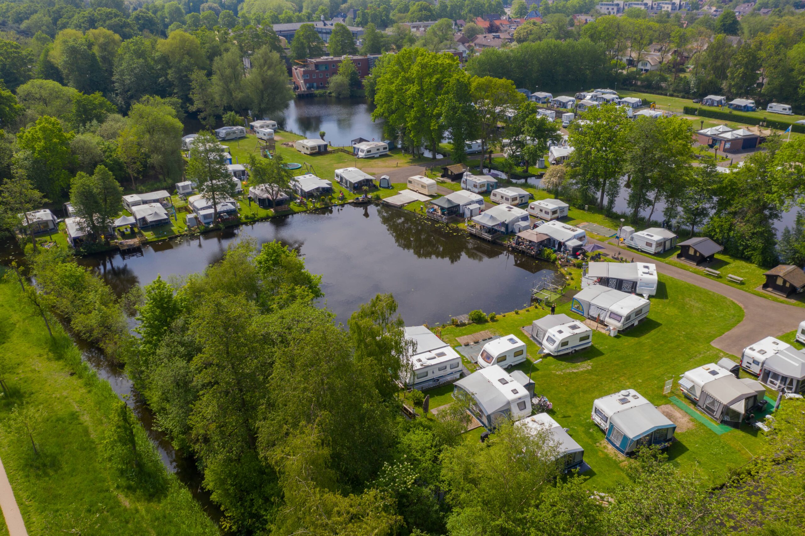 Gaat Corona de Camping in Nederland Redden? + 330% Overnachtingen in 2021